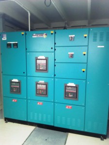 http://www.tgc.uk.com/wp-content/uploads/2016/05/back-up-generator-upgrade-LV-switch-panel.jpg